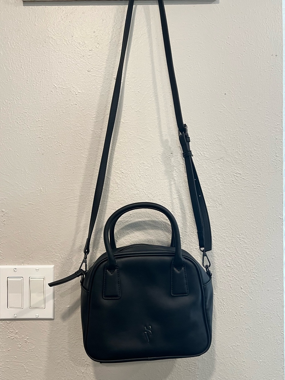 Simply Vera Black Women's Crossbody Satchel - Classic Top-Handle Shoulder Bag